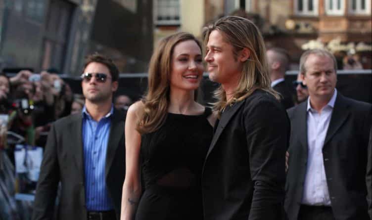 Знаменитости: Анджелина Джоли рассказала о своей болезни и  разводе с Брэдом Питтом