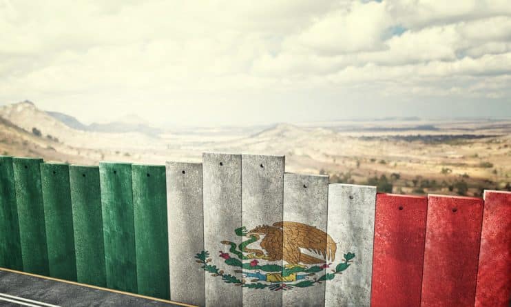 Колонки: Трамп намерен возвести прозрачную границу с Мексикой