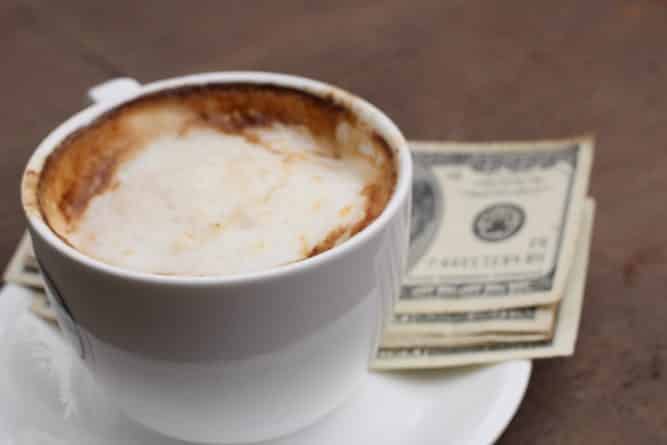 Общество: Грабитель привлек к себе внимание, оставив $50 на чай
