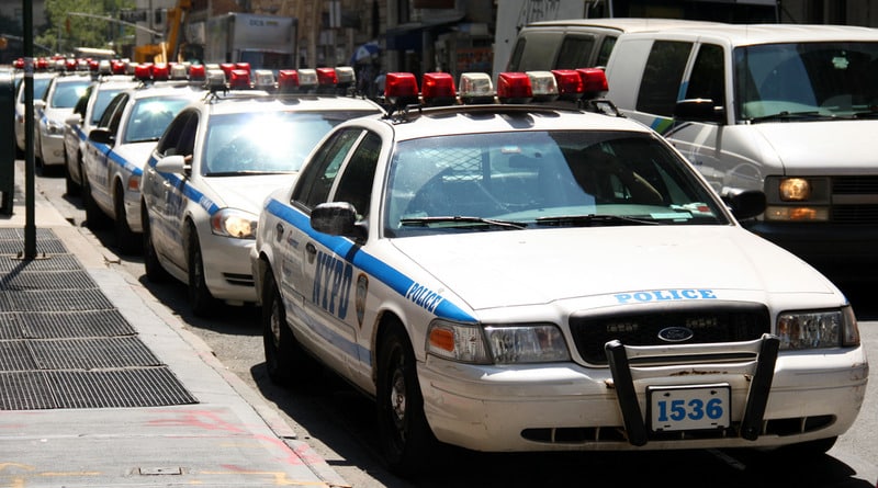 Происшествия: Подростки открыли стрельбу в торговом центре в Бруклине (видео)