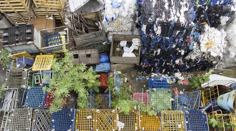 Общество: Пластик может похоронить Манхэттен на глубину в две мили