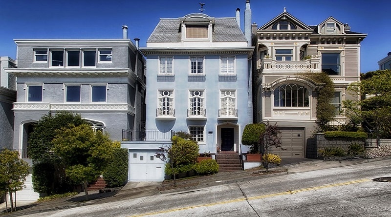 Недвижимость: 18 городов Калифорнии в ТОП-25 худших для покупки первого жилья
