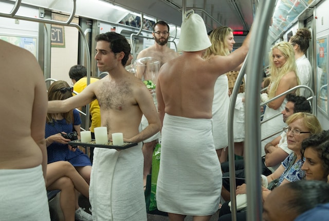 Общество: Платформу нью-йоркского метро превратили в спа-салон (фото, видео) рис 2