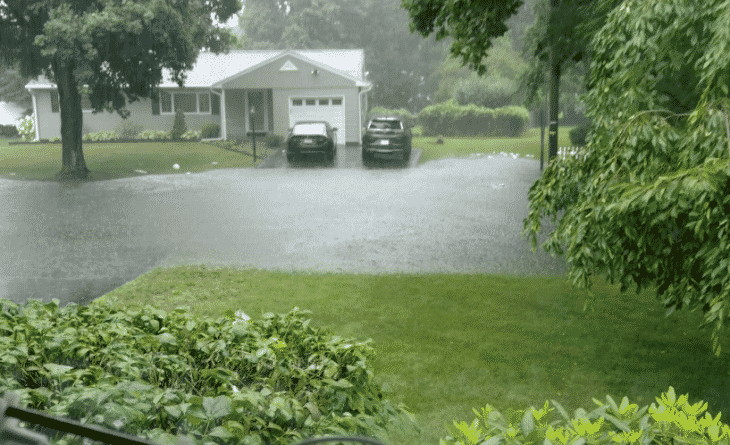 Погода: Обильные осадки привели к внезапным наводнениям в Нью-Йорке