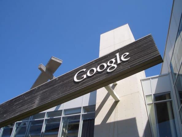 Бизнес: Google закрывает сайт нео-нацистов за «подстрекательство к насилию»