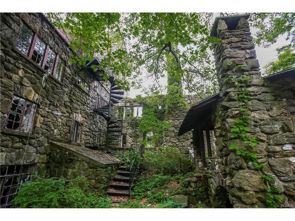 Недвижимость: В Нью-Йорке на продажу выставлен настоящий замок