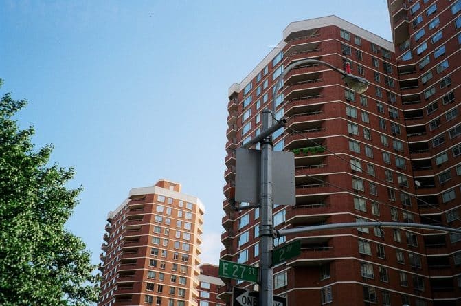 Недвижимость: Полный гид по доступному жилью в Нью-Йорке