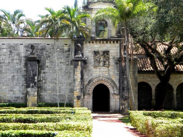 Путешествия: Путешествуем по США: древний испанский монастырь, Майами-Бич, Флорида