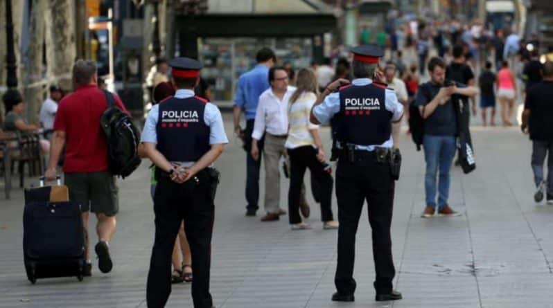 Происшествия: Полиция Испании застрелила пятерых подозреваемых, предотвратив второй теракт