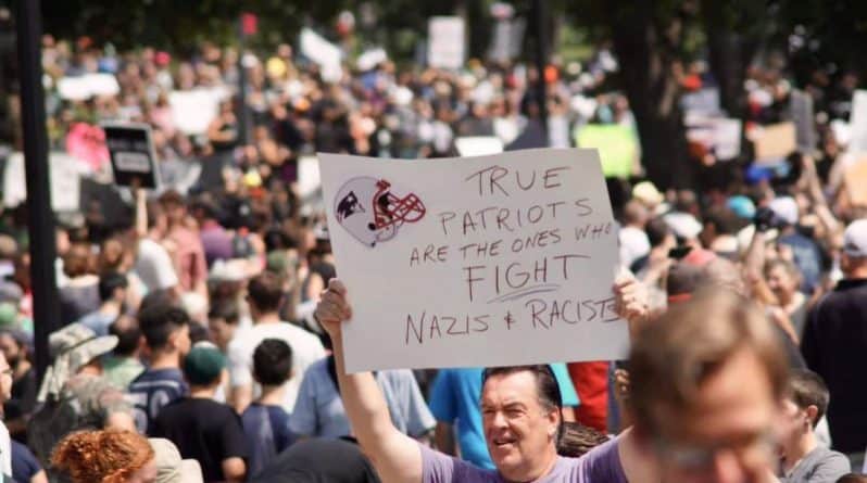 Общество: В Бостоне прошли масштабные демонстрации