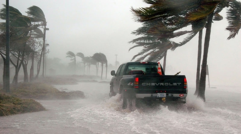 Погода: Ураган Харви усилится до 3-й категории: десятки тысяч жителей эвакуируют (фото)