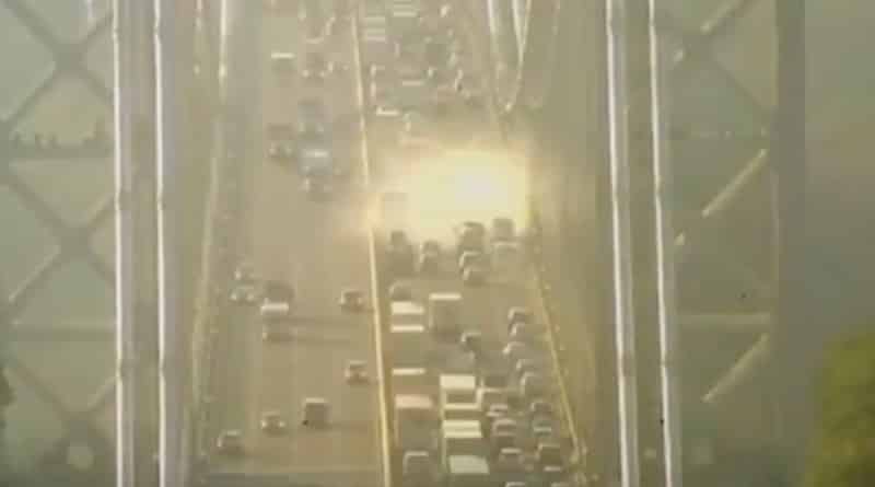 Происшествия: В Нью-Йорке на мосту появилось загадочное свечение (видео)
