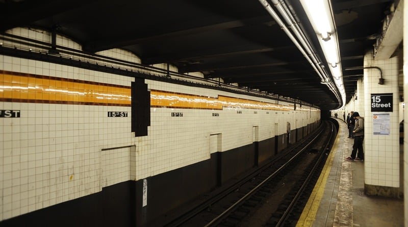 Общество: Тела погибших в метро Нью-Йорка часами лежат в комнатах отдыха сотрудников MTA