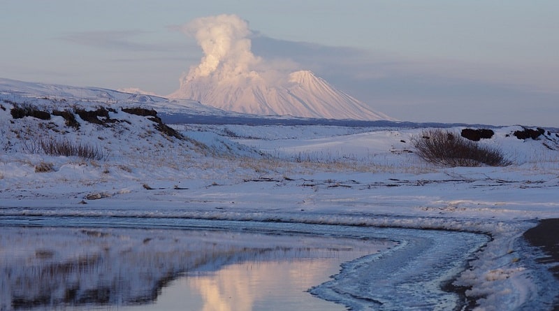 Погода: Ученые обнаружили 91 вулкан подо льдом в Антарктиде