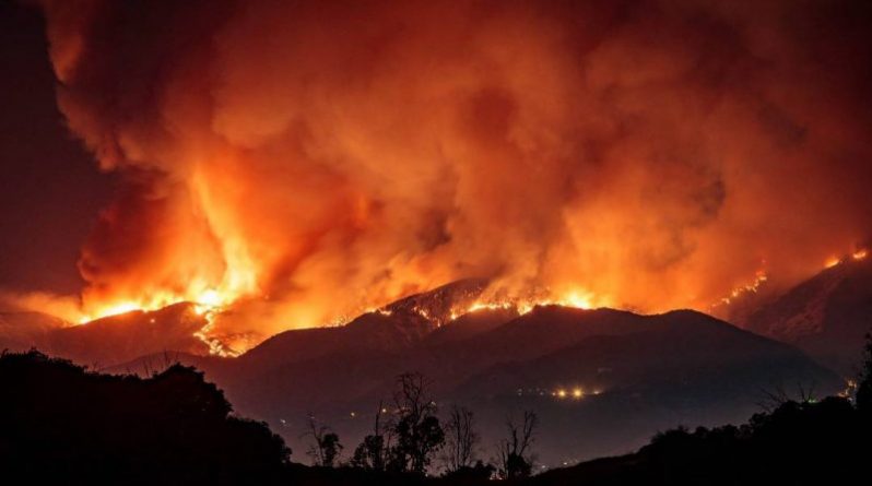 Происшествия: В Лос-Анджелесе разгорелся самый большой пожар в истории города
