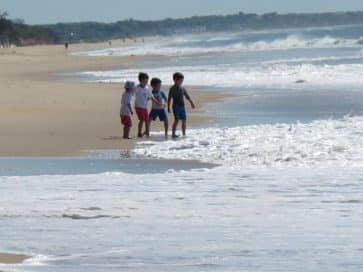 Полезное: Пляжи Нью-Йорка останутся открытыми на 2 недели дольше обычного