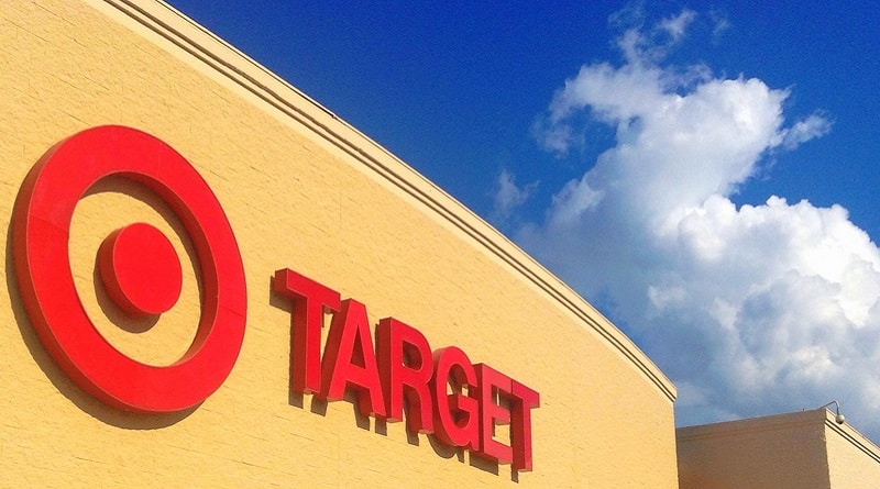 Бизнес: Target увеличит минимальную почасовую оплату до $15 к 2020 году