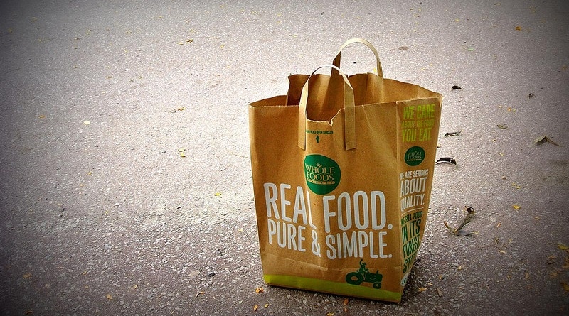 Полезное: Пучок кале за $1 в Whole Foods Market к Всемирному дню вегетарианства