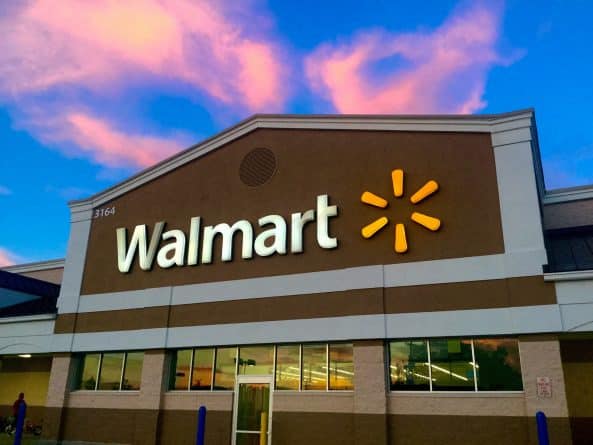Бизнес: Walmart собирается ввести "доставку до холодильника"