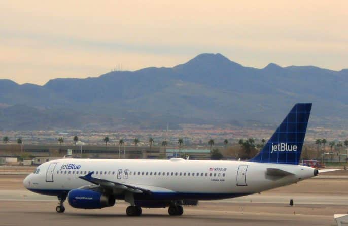 Полезное: Авикомпания JetBlue предлагает билеты по $99 для тех, кто спасается от урагана Ирма