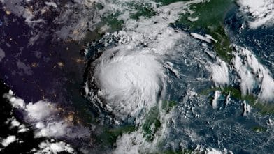 Полезное: Как подготовиться к урагану: 6 важнейших рекомендаций от экспертов