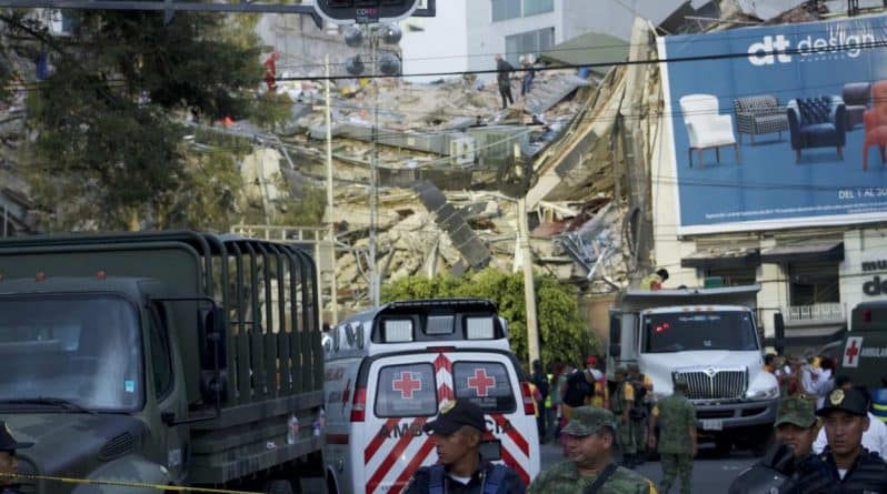 В мире: Ужасное землетрясение в Мексике: 7,1 балл, более 200 погибших