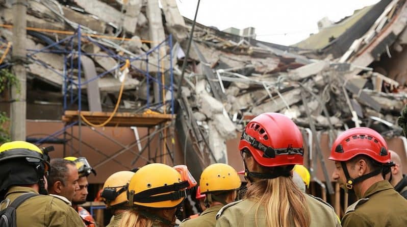 В мире: Число жертв землетрясений растёт, пока Мексика страдает от новых подземных толчков