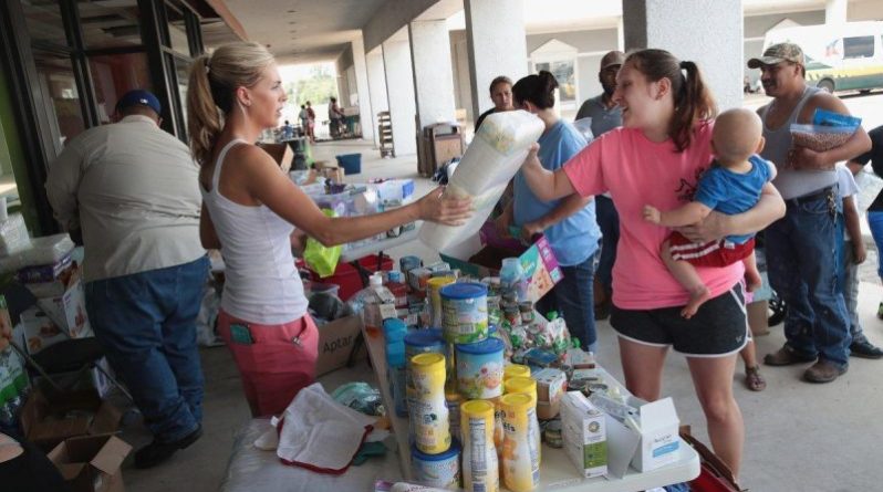 Общество: Мама пожертвовала 1000 унций молока для пострадавших от Харви малышей