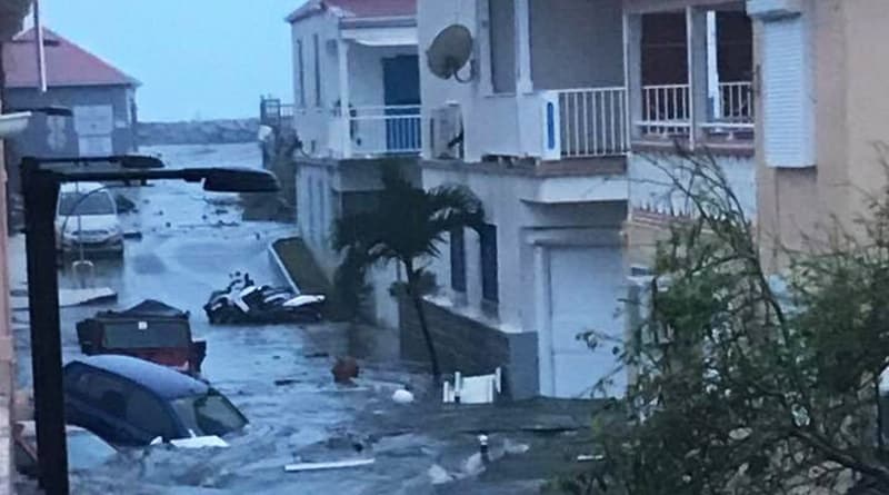 Происшествия: Ураган «Ирма» добрался до суши: местные жители оказались в немилости  