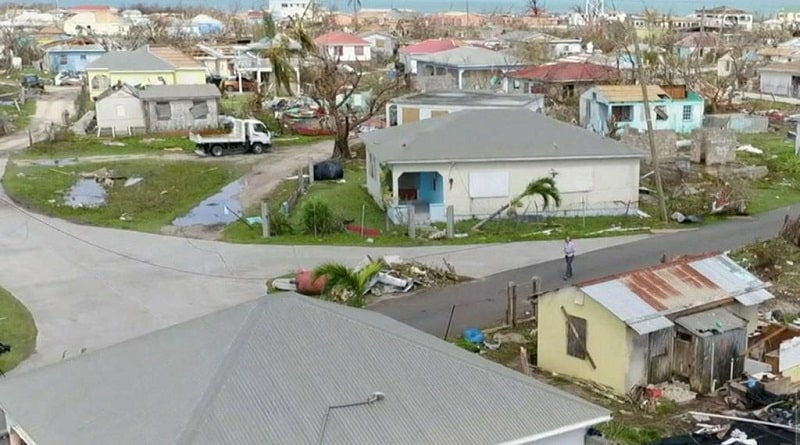 Погода: Барбуда - теперь необитаемый остров, полностью разрушенный ураганом Ирма