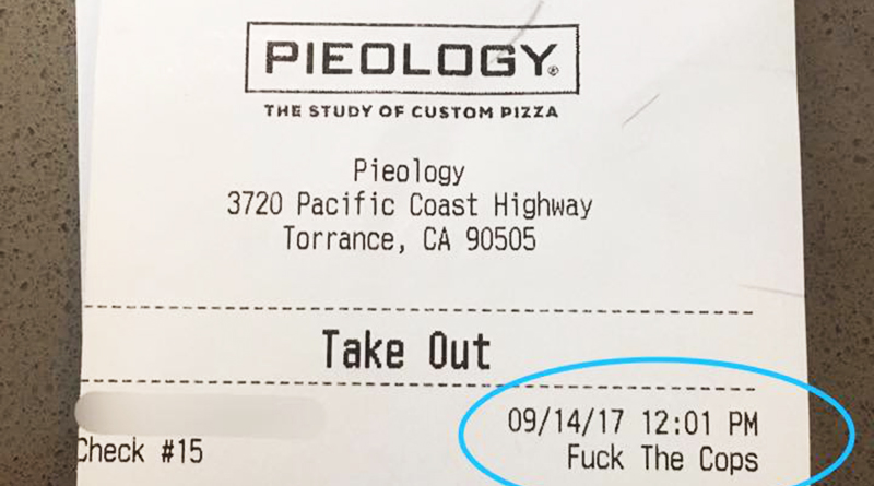 Общество: В пиццерии полицейскому вручили чек с нецензурным оскорблением