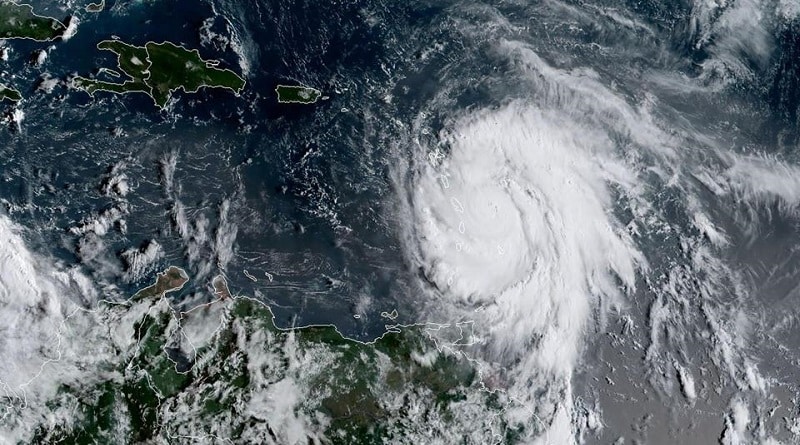 Погода: Ураган Мария усилился до 3 категории
