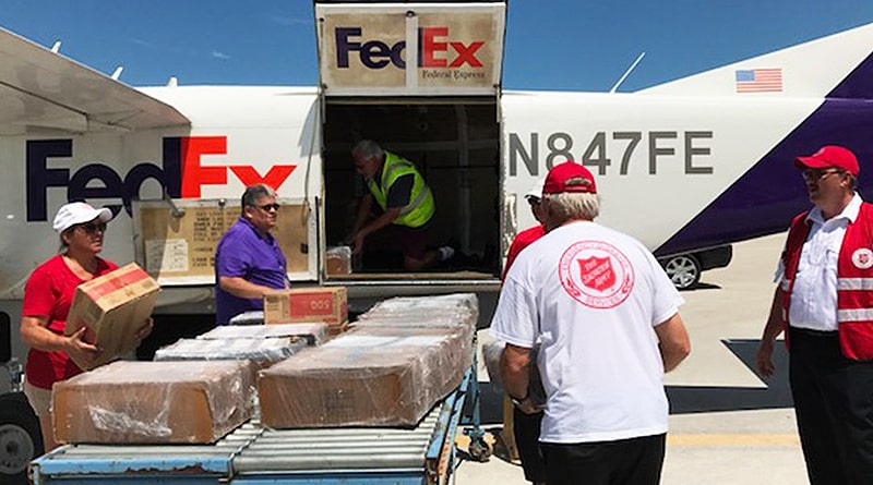 Общество: Самолеты FedEx доставляют бесплатные обеды жертвам урагана «Ирма»