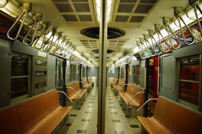 Афиша: Задержки в метро не дают ньюйоркцам нормально работать