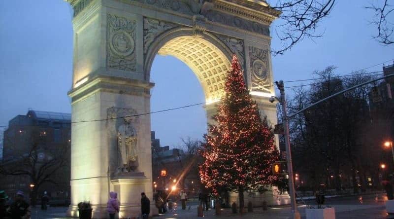 Искусство: Современная выставка вытеснит рождественское дерево на Washington Square в Нью-Йорке