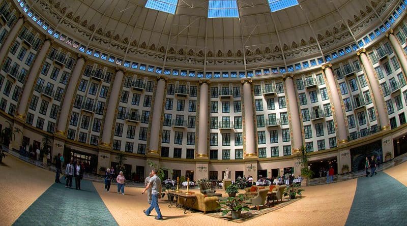 Путешествия: Путешествуем по США: исторический отель в West Baden Springs, Индиана