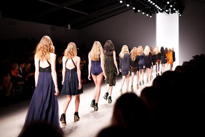 Бизнес: Dior и Gucci больше не будут работать с супер-худыми моделями