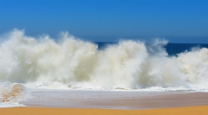Погода: Купание на пляжах Нью-Йорка и Нью-Джерси опасно в эти выходные из-за урагана Хосе