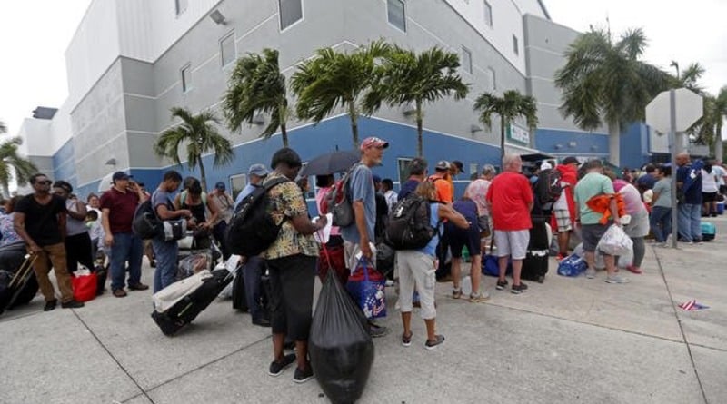 Общество: Жителям Флориды частично разрешили вернуться домой