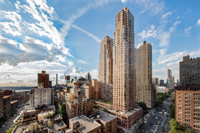 Недвижимость: В Манхеттене открылась очередь на получение «доступного» жилья