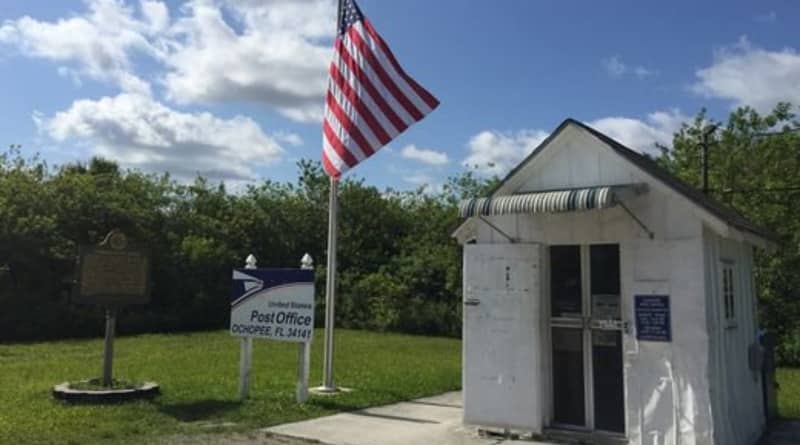 Общество: Самое маленькое почтовое отделение в Америке выстояло против Ирмы (фото)