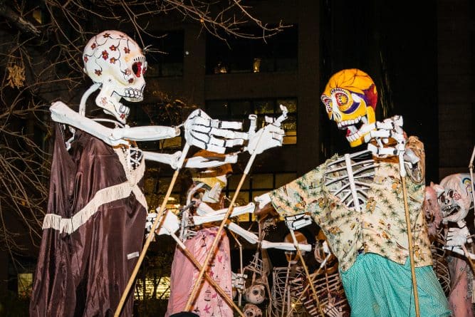 Афиша: Хэллоуин в Нью-Йорке | Village Halloween Parade 2017