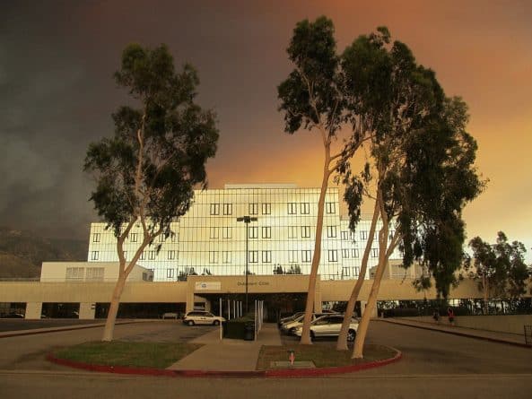 Происшествия: Лос-Анджелесскую больницу эвакуировали из-за вооруженного человека