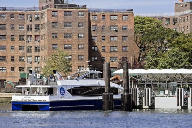 Общество: NYC Ferry сокращает количество паромов на зиму