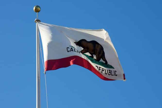 Закон и право: Калифорнию предлагают разделить на три штата