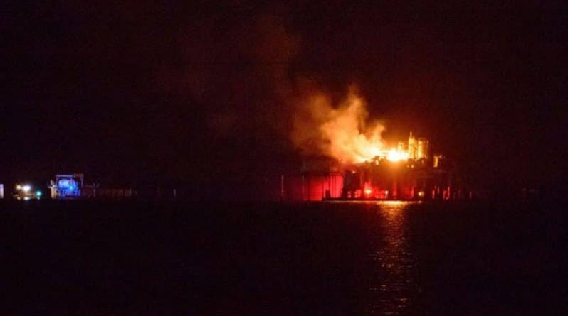 Происшествия: На нефтяной платформе в Луизиане прогремел взрыв, есть пострадавшие