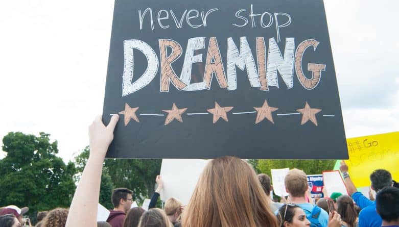 Общество: Белый дом не готов окончательно решить судьбу "мечтателей"