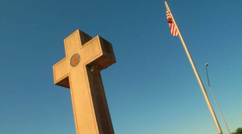 Общество: Памятник Первой мировой войны хотят снести из-за его крестообразной формы
