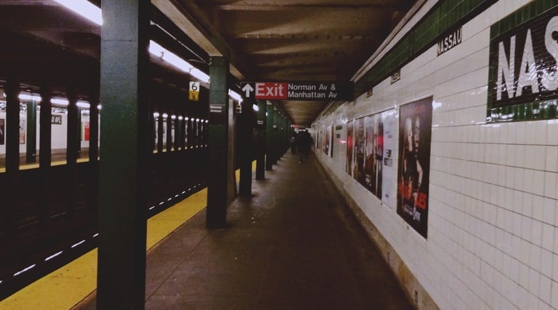 Общество: В метро Нью-Йорка исчезнет реклама алкоголя