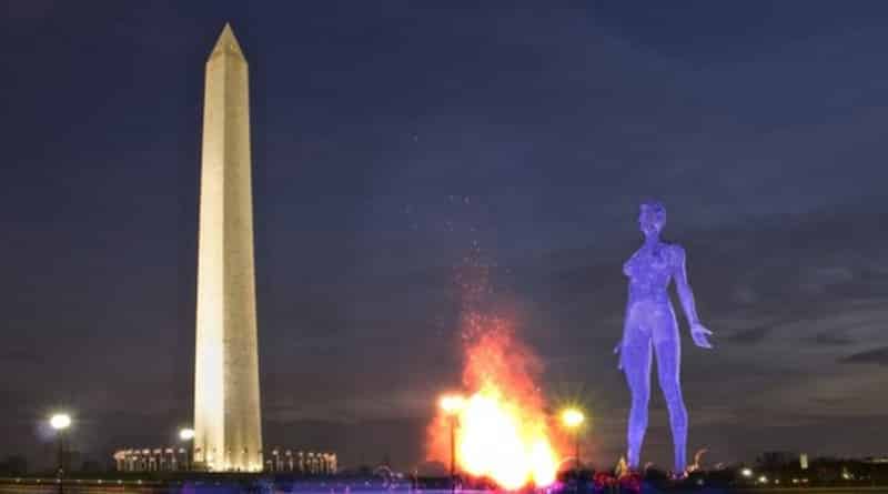 Общество: Напротив Белого дома могут установить огромную статую обнаженной женщины